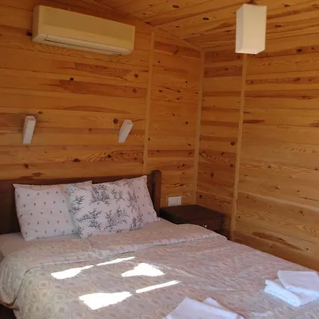 Camping Πανσιόν *