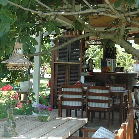 Camping Πανσιόν *